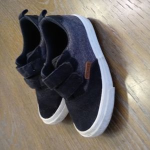 Old Navy sneakers Size 7 toddler boy In very good condition